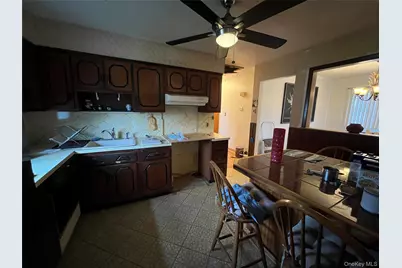 630 S Wellwood Avenue, Lindenhurst, NY 11757 - Photo 9