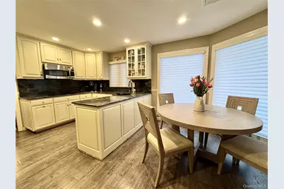 42 Hearthstone Drive, Dix Hills, NY 11746 - Photo 17