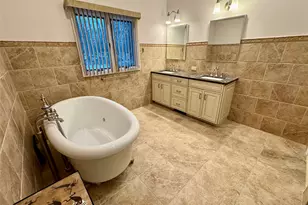 42 Hearthstone Dr, Dix Hills, NY 11746 - Photo 23