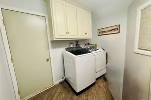 42 Hearthstone Dr, Dix Hills, NY 11746 - Photo 17