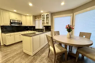 42 Hearthstone Dr, Dix Hills, NY 11746 - Photo 13