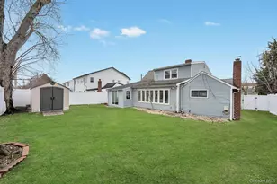 26 Family Ln, Levittown, NY 11756 - Photo 17