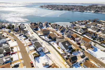 711 S Bayview Avenue, Freeport, NY 11520 - Photo 29