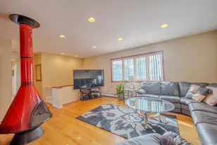 711 S Bayview Ave, Freeport, NY 11520 - Photo 5