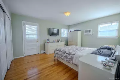 711 S Bayview Avenue, Freeport, NY 11520 - Photo 13