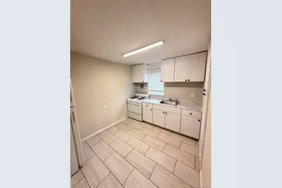 202 N Wellwood Avenue #3, Lindenhurst, NY 11757 - Photo 3