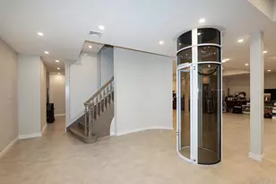 19 Gilbert Rd, Great Neck, NY 11024 - Photo 31