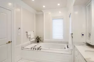 19 Gilbert Rd, Great Neck, NY 11024 - Photo 23