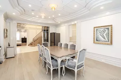 19 Gilbert Road, Great Neck, NY 11024 - Photo 9