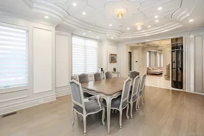 19 Gilbert Road, Great Neck, NY 11024 - Photo 7