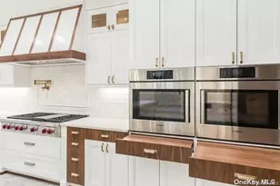 19 Gilbert Rd, Great Neck, NY 11024 - Photo 11