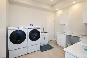 19 Gilbert Rd, Great Neck, NY 11024 - Photo 29