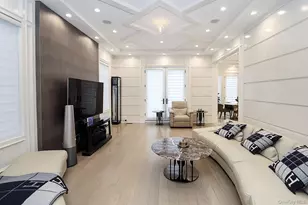 19 Gilbert Rd, Great Neck, NY 11024 - Photo 17