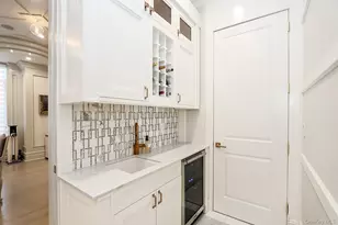 19 Gilbert Rd, Great Neck, NY 11024 - Photo 13