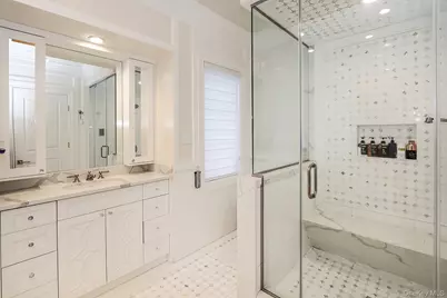 19 Gilbert Road, Great Neck, NY 11024 - Photo 23