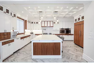 19 Gilbert Road, Great Neck, NY 11024 - Photo 15