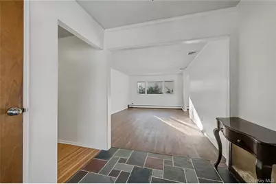 38 Park Drive E, Syosset, NY 11791 - Photo 3