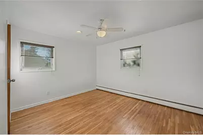 38 Park Drive E, Syosset, NY 11791 - Photo 19