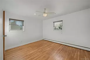 38 Park Dr E, Syosset, NY 11791 - Photo 19