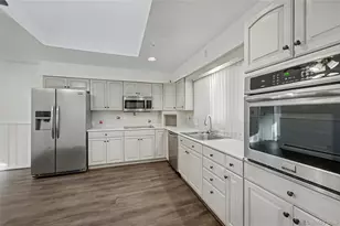 38 Park Dr E, Syosset, NY 11791 - Photo 7