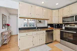 570 Sierra Vista Ln, Valley Cottage, NY 10989 - Photo 5