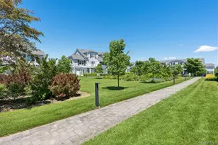 34 Village Green Dr, Southampton, NY 11968 - Photo 15