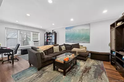 8 Wooleys Lane #Apt B12, Great Neck, NY 11023 - Photo 3