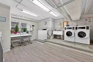 8 Wooleys Ln, Great Neck, NY 11023 - Photo 15