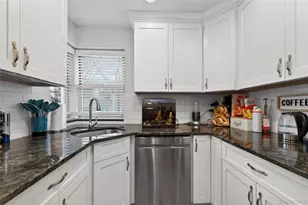 8 Wooleys Ln, Great Neck, NY 11023 - Photo 7