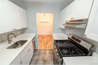 26 Nathan Hale Drive #75A, Huntington, NY 11743 - Photo 3