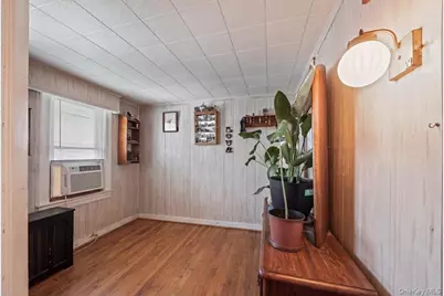 27 Faneuil Place, New Rochelle, NY 10801 - Photo 9