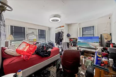 27 Faneuil Place, New Rochelle, NY 10801 - Photo 17