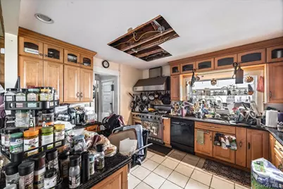 27 Faneuil Place, New Rochelle, NY 10801 - Photo 9