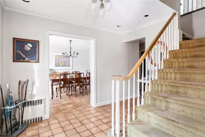 9 Chester Drive, Great Neck, NY 11021 - Photo 3