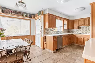 9 Chester Dr, Great Neck, NY 11021 - Photo 9