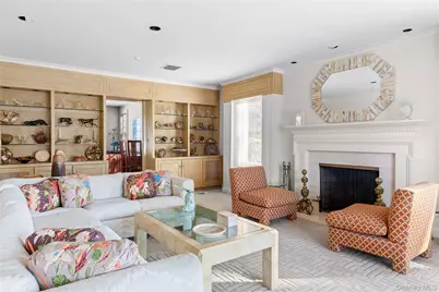 9 Chester Drive, Great Neck, NY 11021 - Photo 5