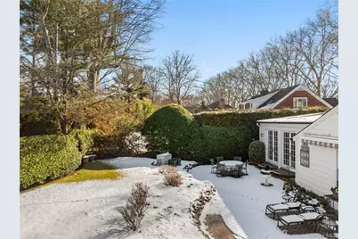 9 Chester Drive, Great Neck, NY 11021 - Photo 15