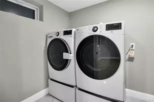 45 Colony Ln, Syosset, NY 11791 - Photo 21