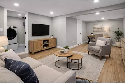 45 Colony Lane, Syosset, NY 11791 - Photo 17