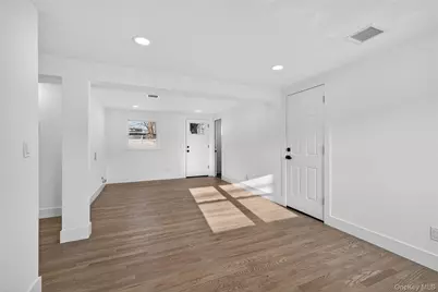 244 N Erie Avenue, Lindenhurst, NY 11757 - Photo 21