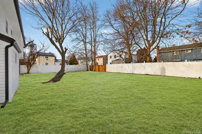 244 N Erie Avenue, Lindenhurst, NY 11757 - Photo 31