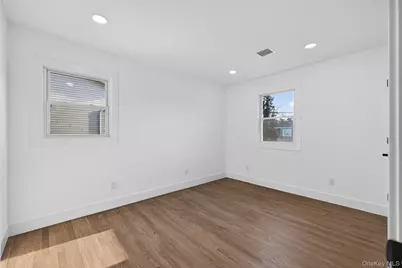 244 N Erie Avenue, Lindenhurst, NY 11757 - Photo 19