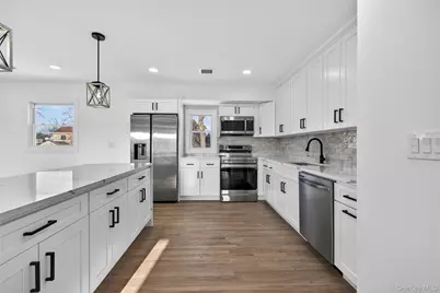 244 N Erie Avenue, Lindenhurst, NY 11757 - Photo 13