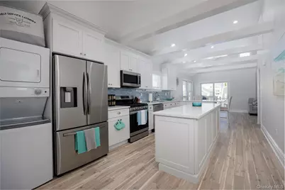 24 Pennsylvania Avenue #Upper, Long Beach, NY 11561 - Photo 5