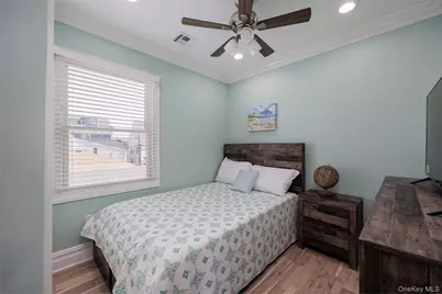 24 Pennsylvania Avenue #Upper, Long Beach, NY 11561 - Photo 9