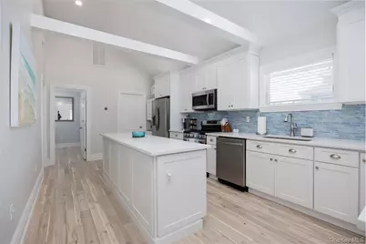 24 Pennsylvania Avenue #Upper, Long Beach, NY 11561 - Photo 7