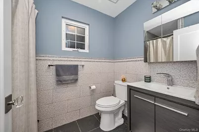 8405 112th Street, Richmond Hill, NY 11418 - Photo 15