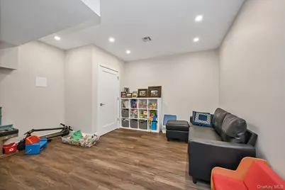 8405 112th Street, Richmond Hill, NY 11418 - Photo 25