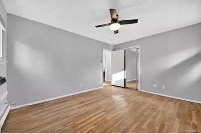 8 Stern Court, Huntington Station, NY 11746 - Photo 9