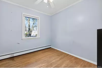 8 Stern Court, Huntington Station, NY 11746 - Photo 11